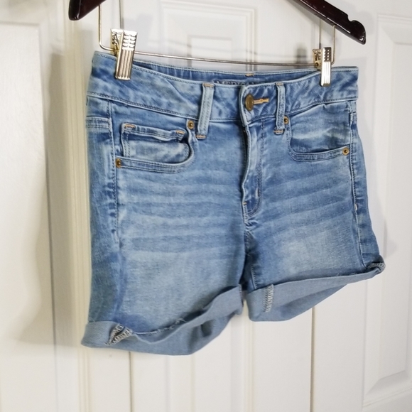 AEO Raw Edge Rolled Super Stretch Jean Shorts - Picture 3 of 8